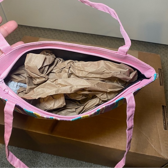 Hello Kitty Pink Purse - Picture 4 of 8